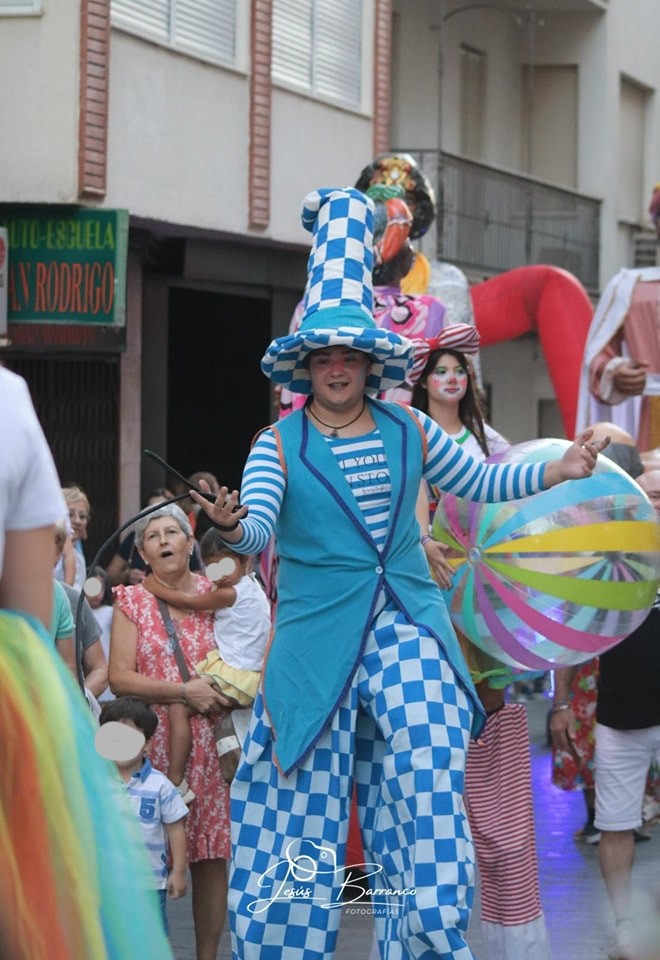 8 PASACALLES FRASKY ANIMACIONES